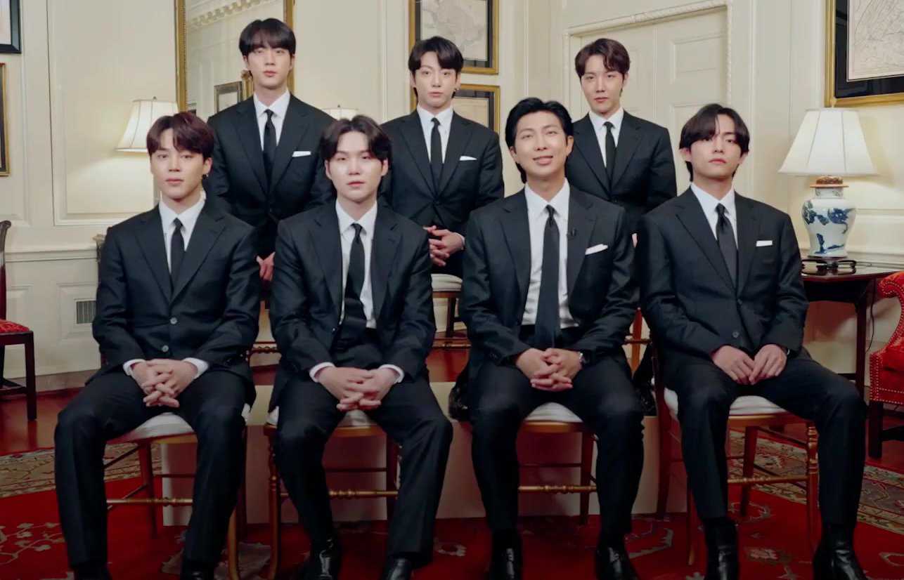 7 ch&agrave;ng trai l&agrave; ngoại lệ của Bộ Văn h&oacute;a khiến 100.000 người tranh gi&agrave;nh mua v&eacute;, cảnh s&aacute;t chuẩn bị phong tỏa quảng trường- Ảnh 4.