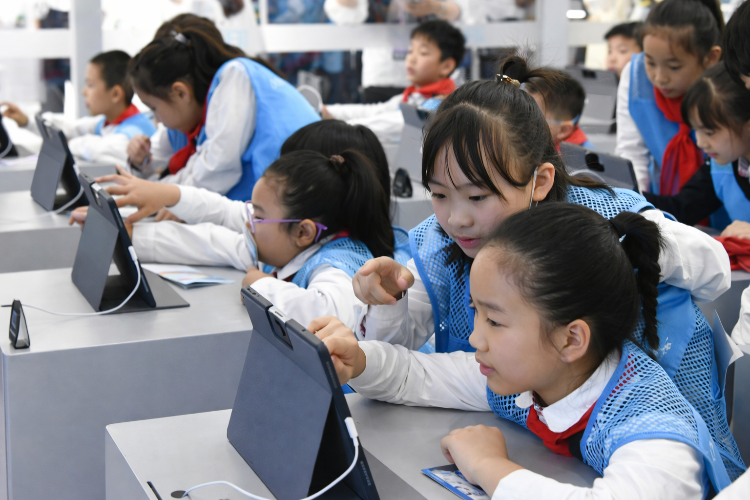 AI l&agrave; c&ocirc;ng cụ hỗ trợ hay đang l&agrave;m giảm khả năng tự học của học sinh, sinh vi&ecirc;n?- Ảnh 2.