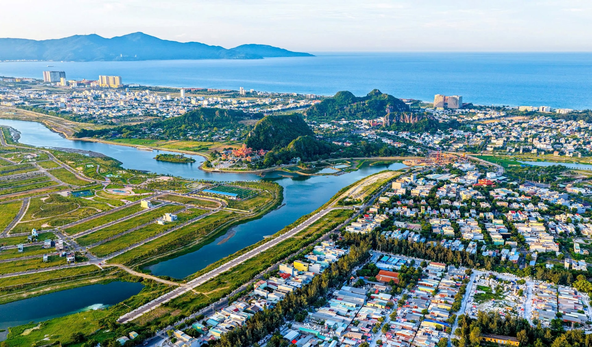 Th&agrave;nh phố sở hữu đường biển d&agrave;i nhất Việt Nam sắp c&oacute; 2 khu đ&ocirc; thị trị gi&aacute; gần tỷ USD, một &ldquo;đại gia&rdquo; BĐS quen mặt đ&atilde; nhanh ch&acirc;n đề xuất- Ảnh 1.