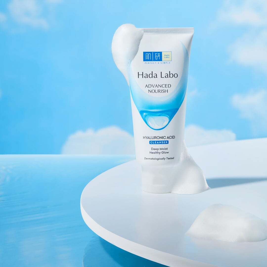 Chăm d&ugrave;ng 4 sản phẩm b&igrave;nh d&acirc;n v&agrave;o mỗi s&aacute;ng, da mặt t&ocirc;i trắng trẻo hơn hẳn sau 2 th&aacute;ng, lỗ ch&acirc;n l&ocirc;ng nhỏ mịn- Ảnh 1.