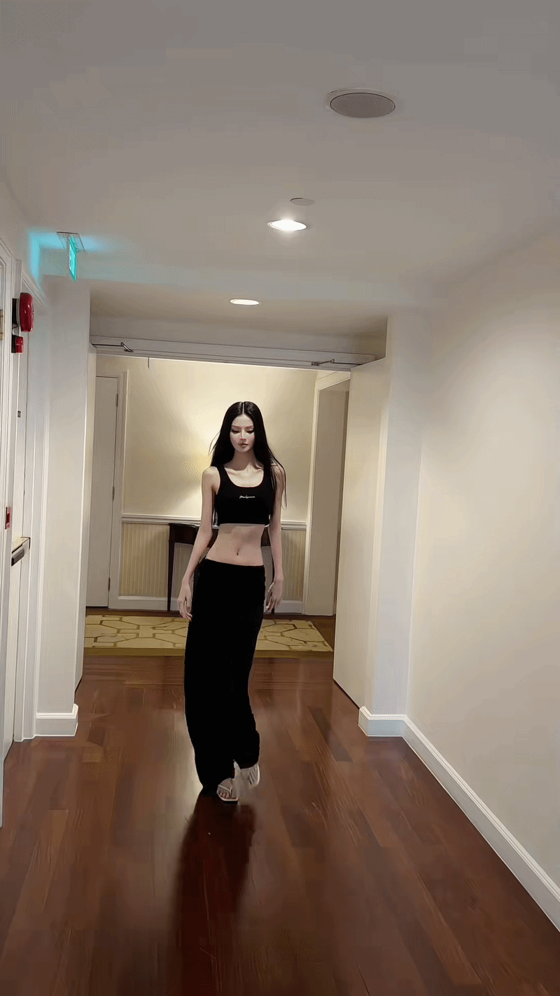 Mẫu Việt nặng 35kg tự tin khoe eo mỏng d&iacute;nh, thẳng thắn đ&aacute;p trả khi bị n&oacute;i &ldquo;tr&ocirc;ng sợ&rdquo;- Ảnh 1.