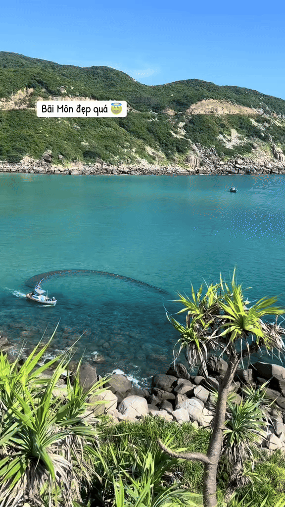 Kh&ocirc;ng phải Ph&uacute; Quốc, b&atilde;i biển hoang sơ n&agrave;y l&agrave; &ldquo;vi&ecirc;n ngọc ẩn m&igrave;nh&rdquo;, vừa c&oacute; n&uacute;i vừa c&oacute; suối, &iacute;t bị thương mại h&oacute;a- Ảnh 4.