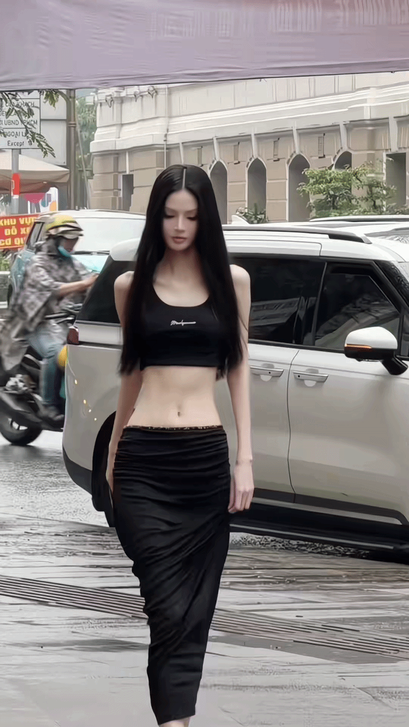 Mẫu Việt nặng 35kg tự tin khoe eo mỏng d&iacute;nh, thẳng thắn đ&aacute;p trả khi bị n&oacute;i &ldquo;tr&ocirc;ng sợ&rdquo;- Ảnh 2.