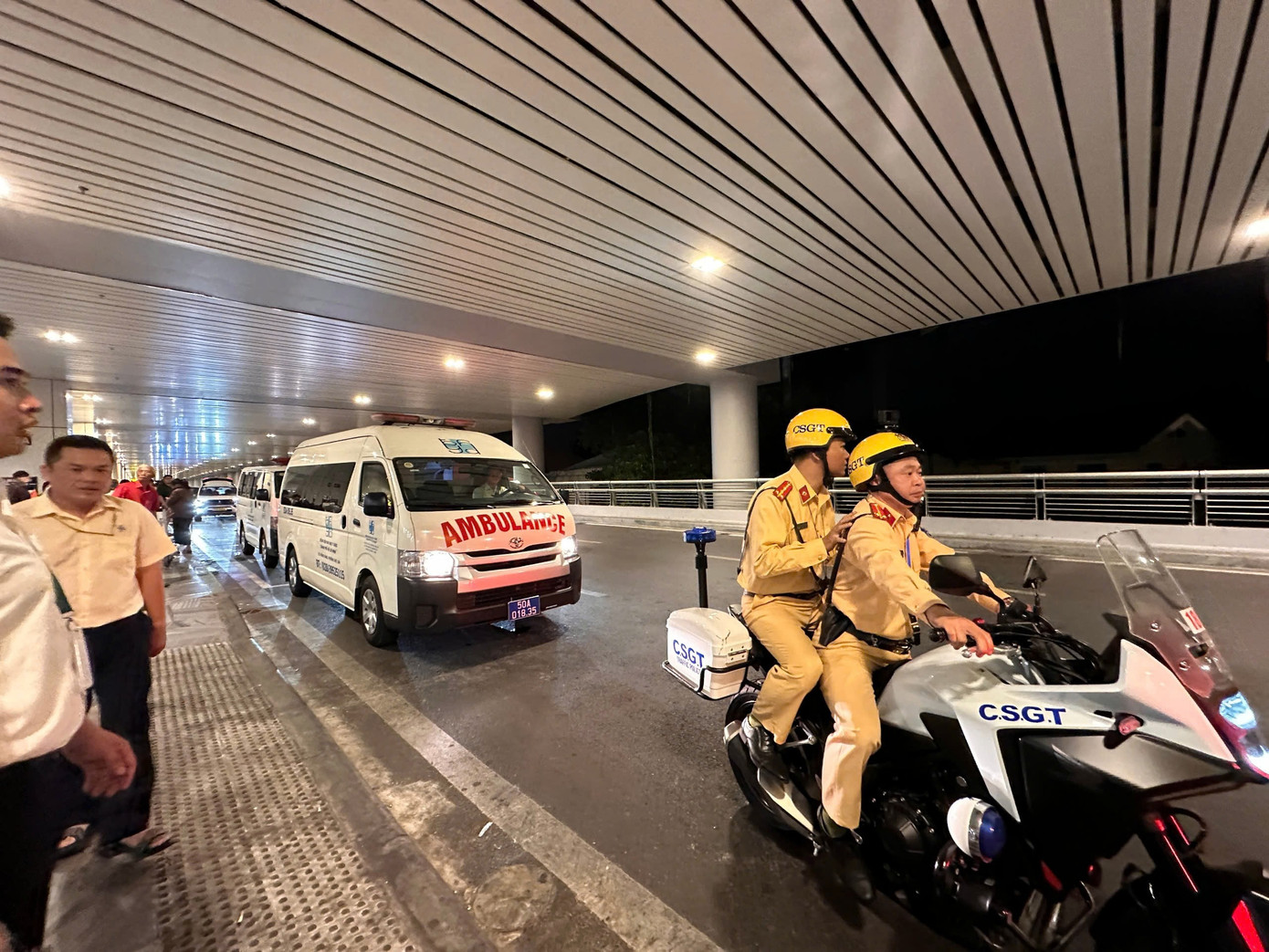 Vận chuyển khẩn cấp tr&aacute;i tim từ H&agrave; Nội cứu bệnh nhi 11 tuổi ở TPHCM- Ảnh 1.