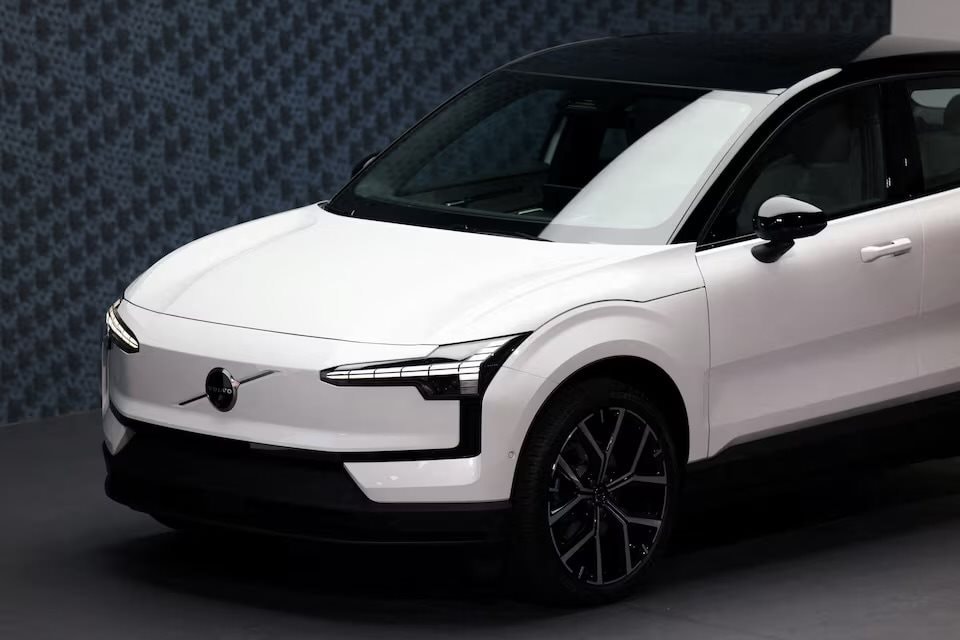 N&oacute;ng: H&atilde;ng &ocirc; t&ocirc; nổi tiếng tuy&ecirc;n bố thu hồi 40.000 xe điện v&igrave; nguy cơ ch&aacute;y pin- Ảnh 1.