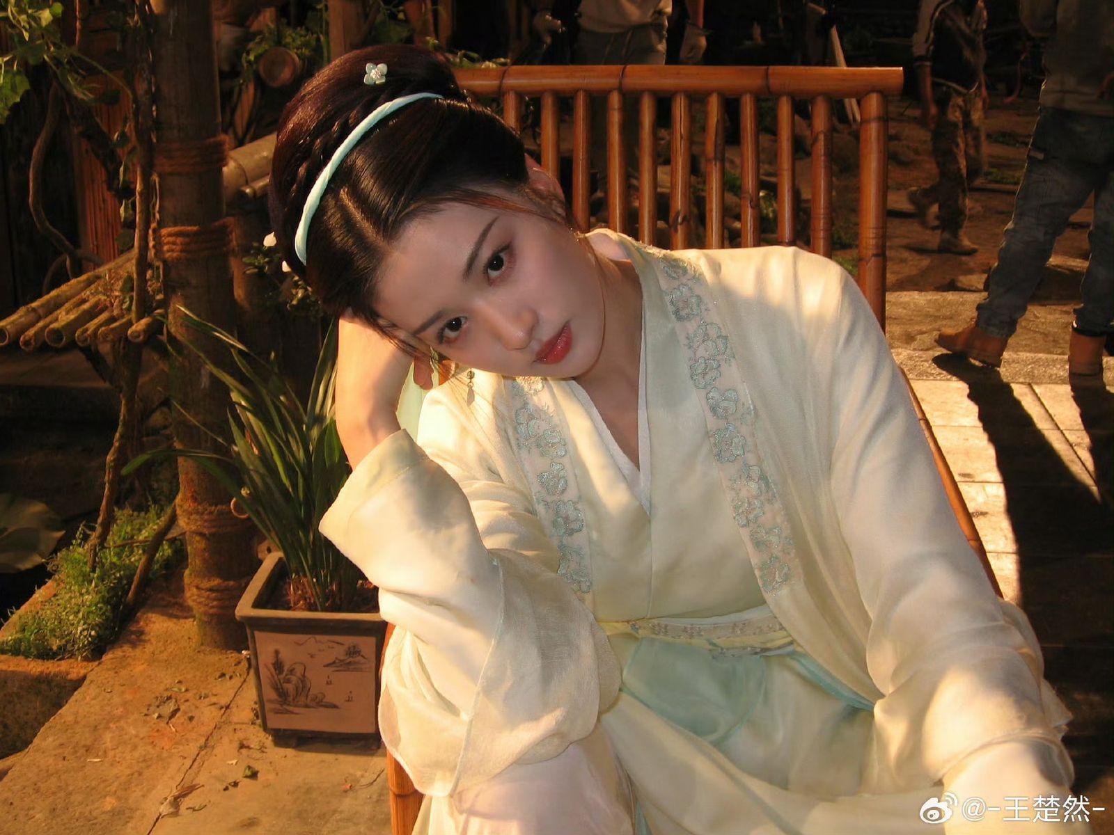 Đằng sau vẻ đẹp thần ti&ecirc;n tỷ tỷ của mỹ nh&acirc;n mệnh danh "Tiểu Lưu Diệc Phi" l&agrave; b&iacute; quyết giữ da trong veo khiến ai cũng muốn học theo- Ảnh 2.