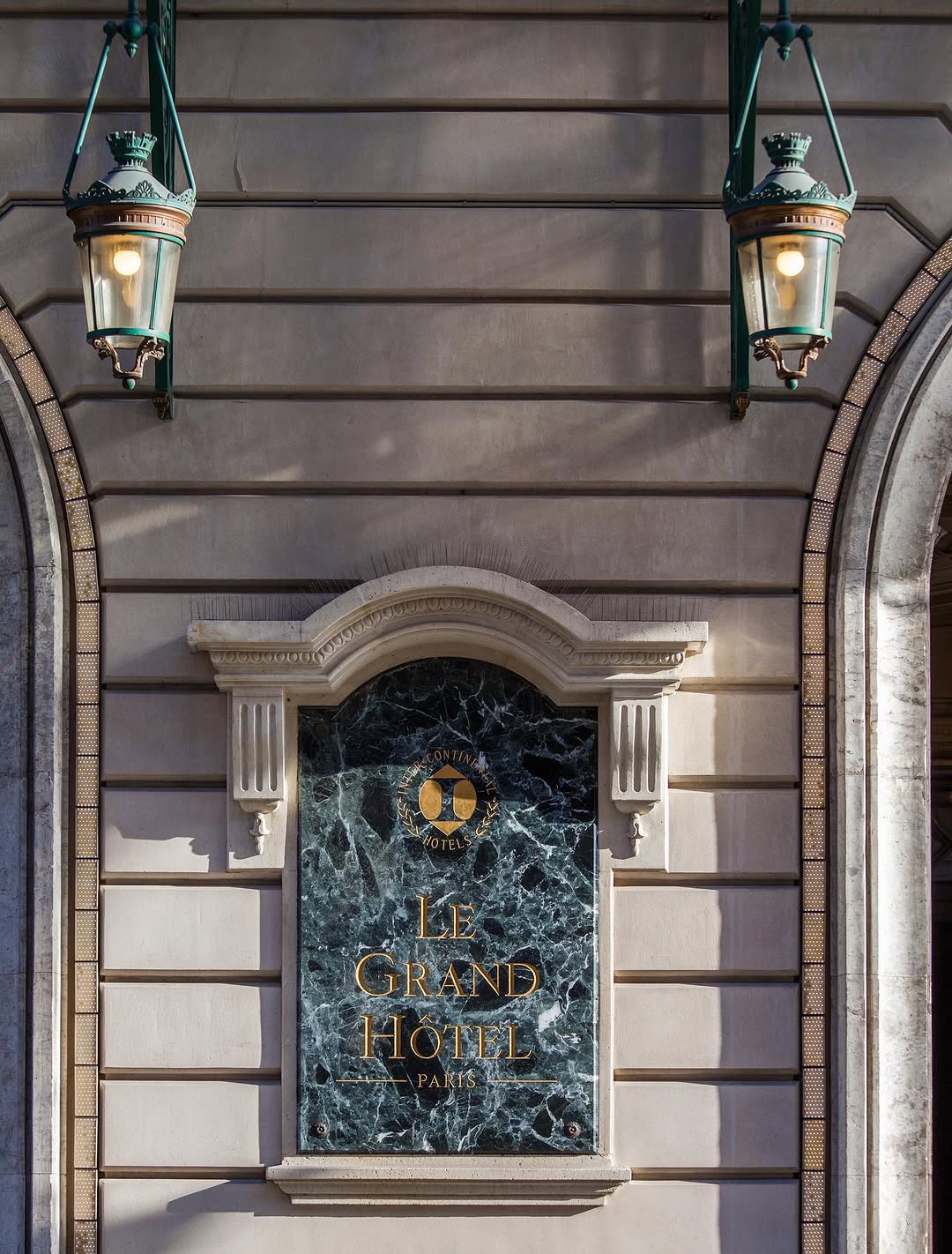 Ch&acirc;n dung người lưu tr&uacute; ở kh&aacute;ch sạn l&acirc;u nhất thế giới, sau 67 năm mới check out- Ảnh 4.