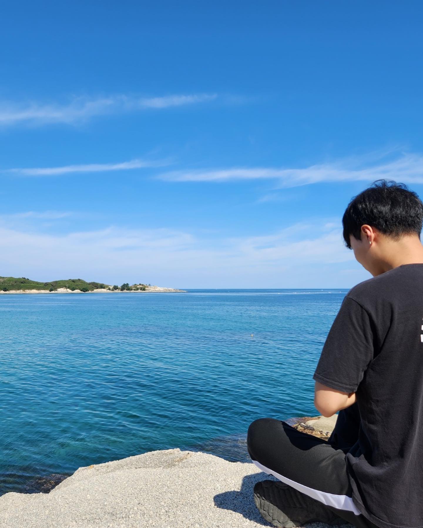 "C&ocirc;ng tử Mai Hoa": Vị ph&aacute;p sư sở hữu visual Idol g&acirc;y "b&atilde;o" trong show sống c&ograve;n t&acirc;m linh l&agrave; ai?- Ảnh 2.