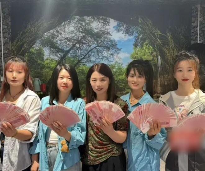 Ph&aacute;t hiện người đ&agrave;n &ocirc;ng vừa b&aacute;n v&agrave;ng l&atilde;i đậm 38 tỷ đồng đ&atilde; lập tức thực hiện hơn 2.000 giao dịch chuyển khoản- Ảnh 4.