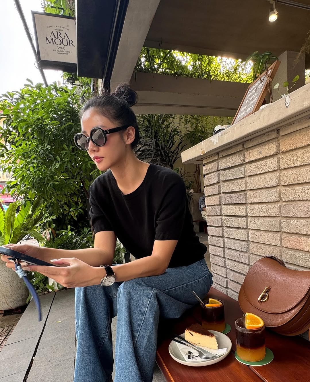 C&ocirc; g&aacute;i hot nhất Thỏ Ơi!!: Thoại c&acirc;u n&agrave;o cũng chấn động, mặc đẹp cả trong phim lẫn ngo&agrave;i đời- Ảnh 16.