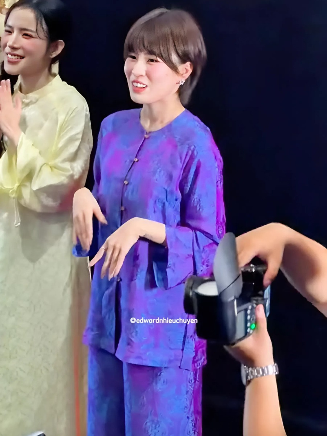 Đường đua &aacute;o b&agrave; ba sau m&ugrave;a Tết tưng bừng của mỹ nh&acirc;n Việt: Số 1 sắp th&agrave;nh d&acirc;u miền T&acirc;y lu&ocirc;n rồi!- Ảnh 3.