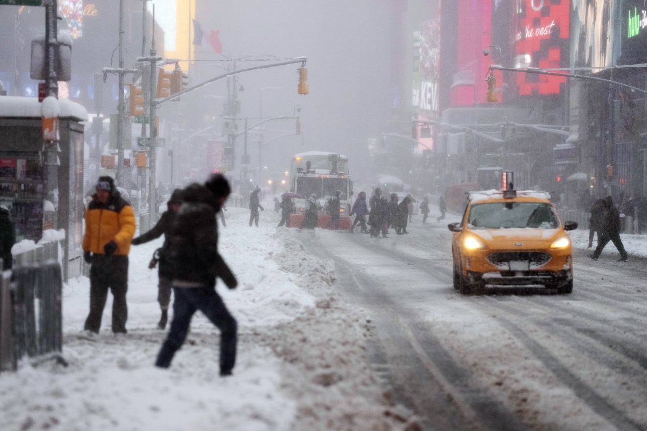 Vừa tỉnh dậy, New York đ&atilde; h&oacute;a xứ tuyết, nhưng ph&iacute;a sau khung cảnh cổ t&iacute;ch n&agrave;y l&agrave; g&igrave;?- Ảnh 15.