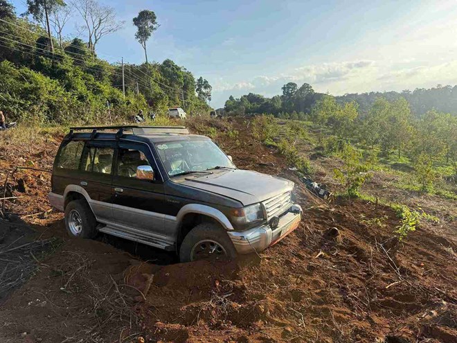 Vụ gia đ&igrave;nh 3 người gặp tai nạn tử vong tr&ecirc;n đường đi ch&uacute;c Tết: Ch&acirc;n dung t&agrave;i xế lấn l&agrave;n- Ảnh 2.
