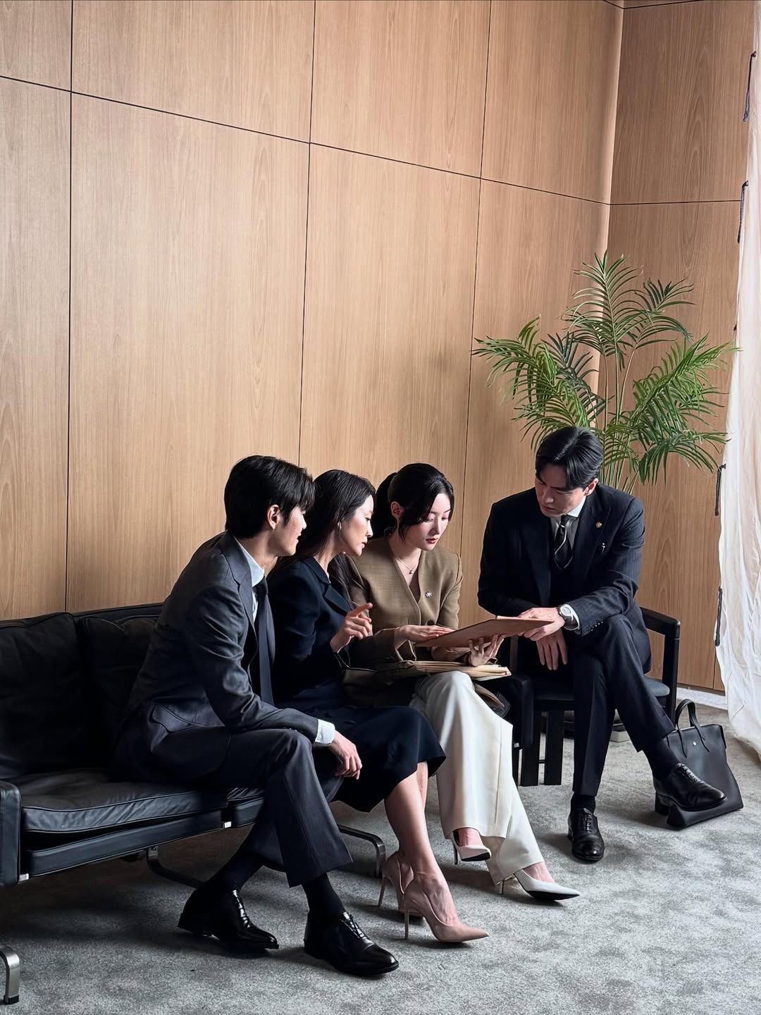 Đề xuất tăng lương nhưng sếp lấy l&yacute; do "kinh tế kh&oacute; khăn", nh&acirc;n vi&ecirc;n EQ cao đưa ra một con số khiến leader gật đầu ngay- Ảnh 2.