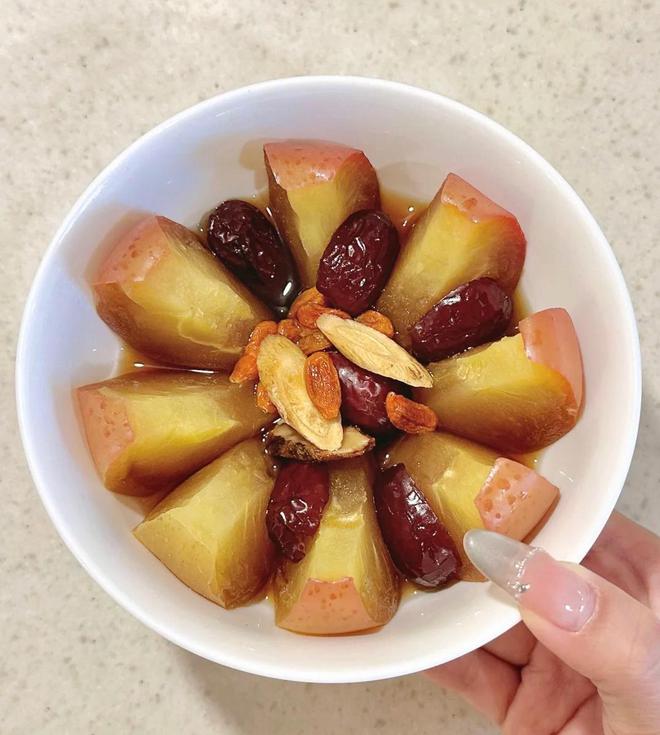 Phụ nữ ngo&agrave;i 40 tuổi, đừng để phổi &ldquo;kh&ocirc;&rdquo;: 3 loại nước n&ecirc;n uống v&agrave;o m&ugrave;a xu&acirc;n để ngừa ho, dưỡng ẩm v&agrave; trẻ từ b&ecirc;n trong- Ảnh 4.