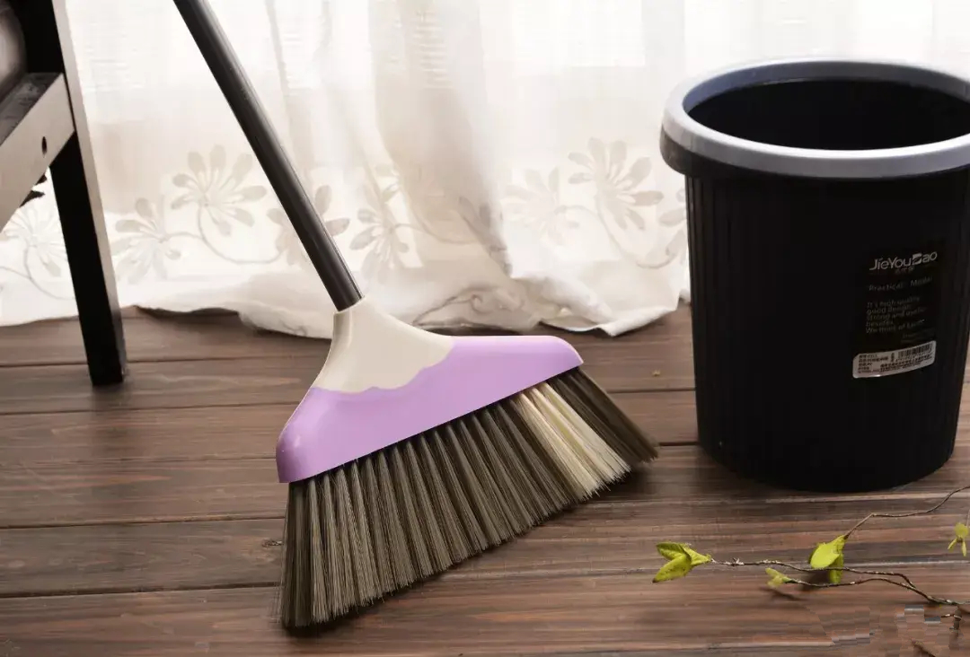 Dọn nh&agrave; đ&oacute;n vượng kh&iacute;: 3 đại kỵ phong thủy ở ph&ograve;ng kh&aacute;ch khiến gia chủ t&aacute;n t&agrave;i t&aacute;n lộc m&agrave; 90% người Việt hay mắc phải- Ảnh 2.