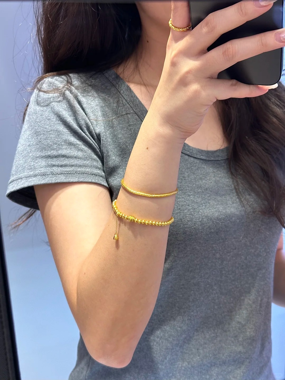 D&acirc;n c&ocirc;ng sở xếp h&agrave;ng mua v&agrave;ng ng&agrave;y v&iacute;a Thần T&agrave;i: Sự ổn định t&acirc;m l&yacute; khi c&oacute; v&agrave;ng ch&iacute;nh l&agrave; "t&agrave;i lộc"- Ảnh 5.