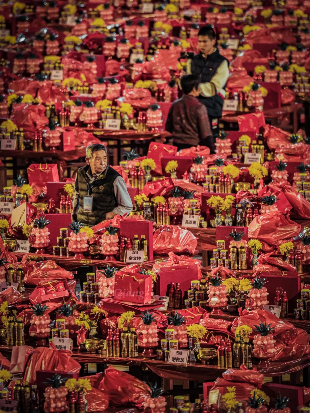 Cho&aacute;ng ngợp biển người l&agrave;m lễ "B&aacute;i Thi&ecirc;n C&ocirc;ng"- Ảnh 2.