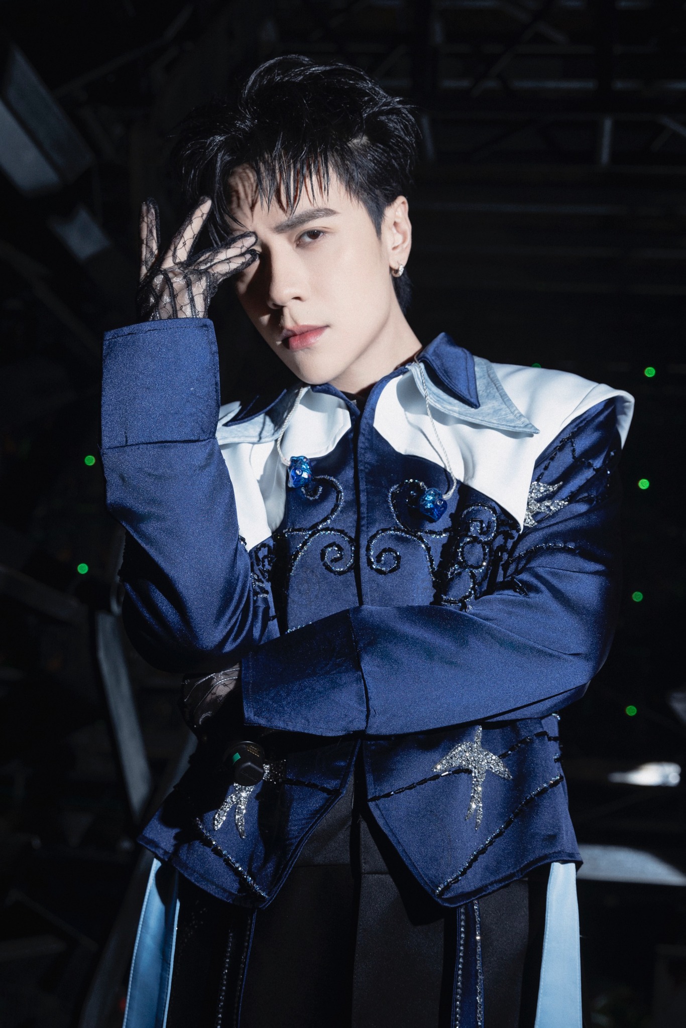 Nhan sắc 10 năm kh&ocirc;ng đổi của nam ca sĩ g&acirc;y b&atilde;o Đ&ocirc;ng Nam &Aacute;, cả thập kỷ đổi đời từ hiện tượng mạng triệu view- Ảnh 3.