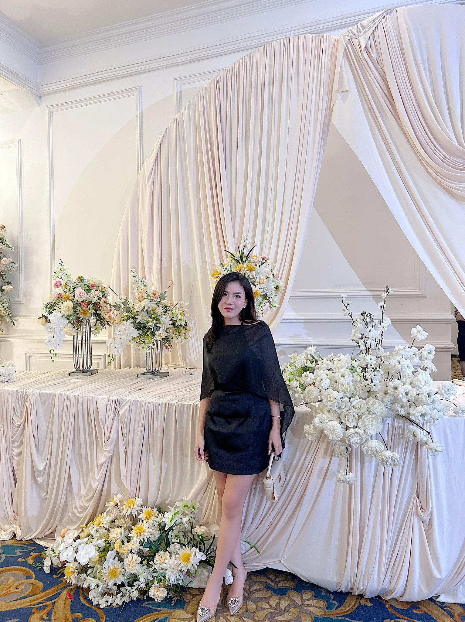 "Tứ đại mỹ nh&acirc;n" kết h&ocirc;n với c&aacute;c thiếu gia tiệm v&agrave;ng nổi tiếng Đ&agrave; Nẵng, Vĩnh Long, Đồng Nai: "Ăn ngủ" với v&agrave;ng- Ảnh 5.