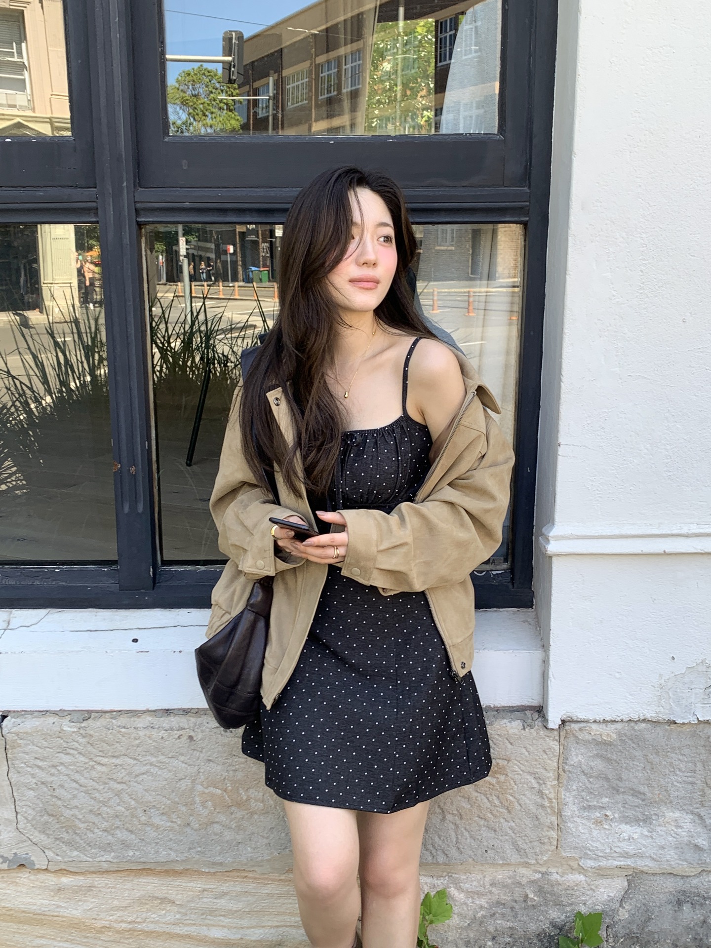 4 c&aacute;ch mặc đẹp v&agrave; tiện lợi cho ng&agrave;y mưa nồm- Ảnh 7.