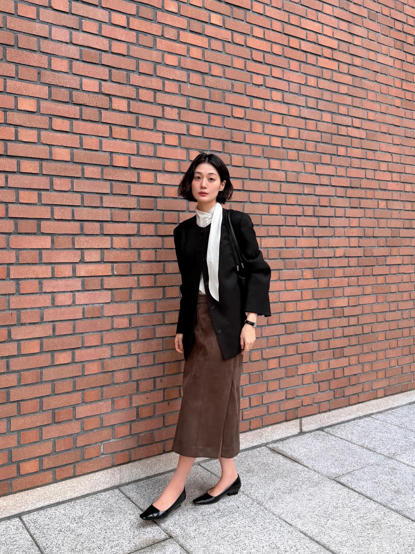 4 c&aacute;ch mặc đẹp v&agrave; tiện lợi cho ng&agrave;y mưa nồm- Ảnh 1.