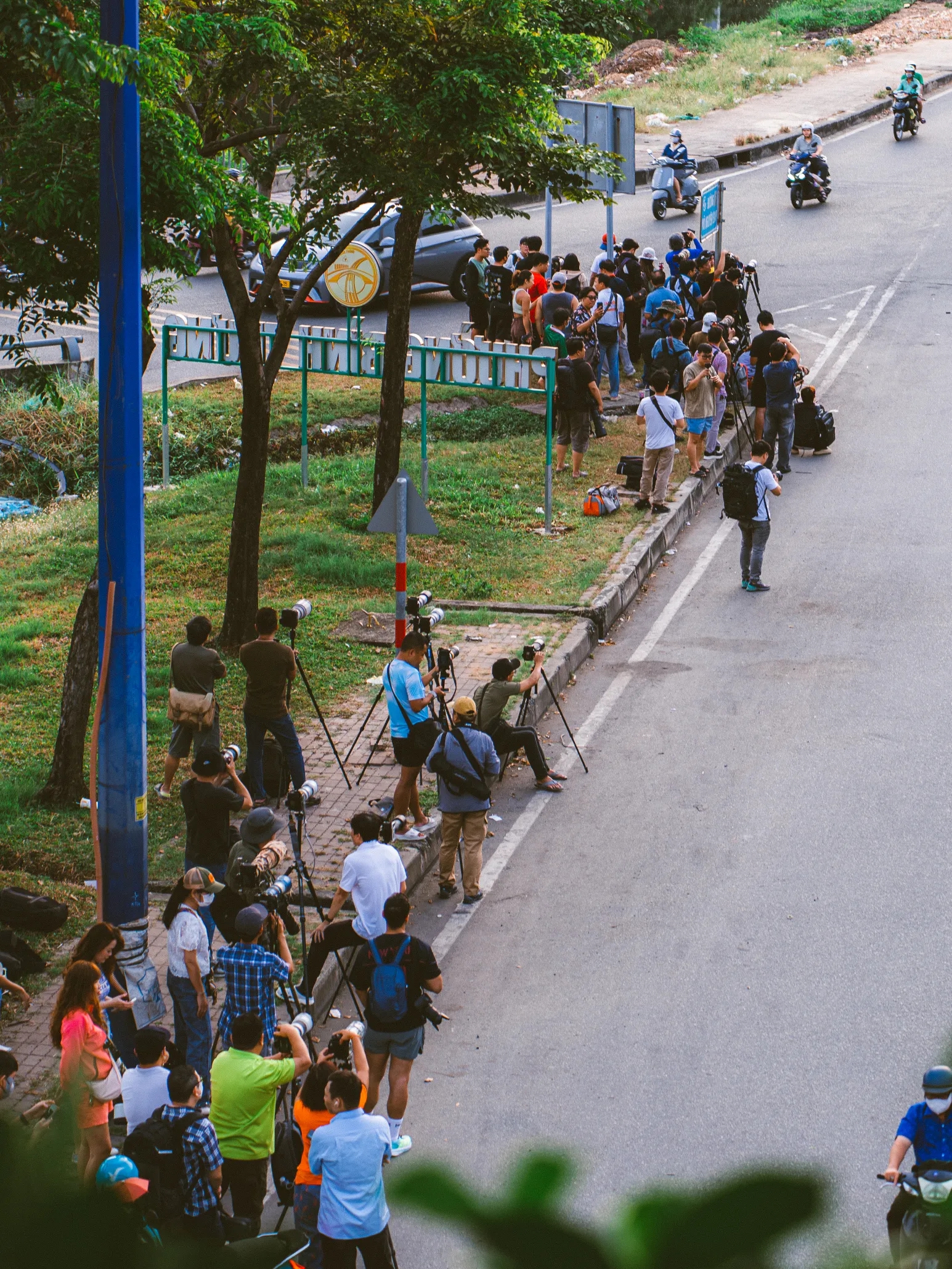 Mặt trời &ldquo;mở fan meeting&rdquo; tại Việt Nam khiến nửa giới nhiếp ảnh S&agrave;i G&ograve;n v&aacute;c t&agrave;i sản trăm triệu ra chầu chực- Ảnh 6.