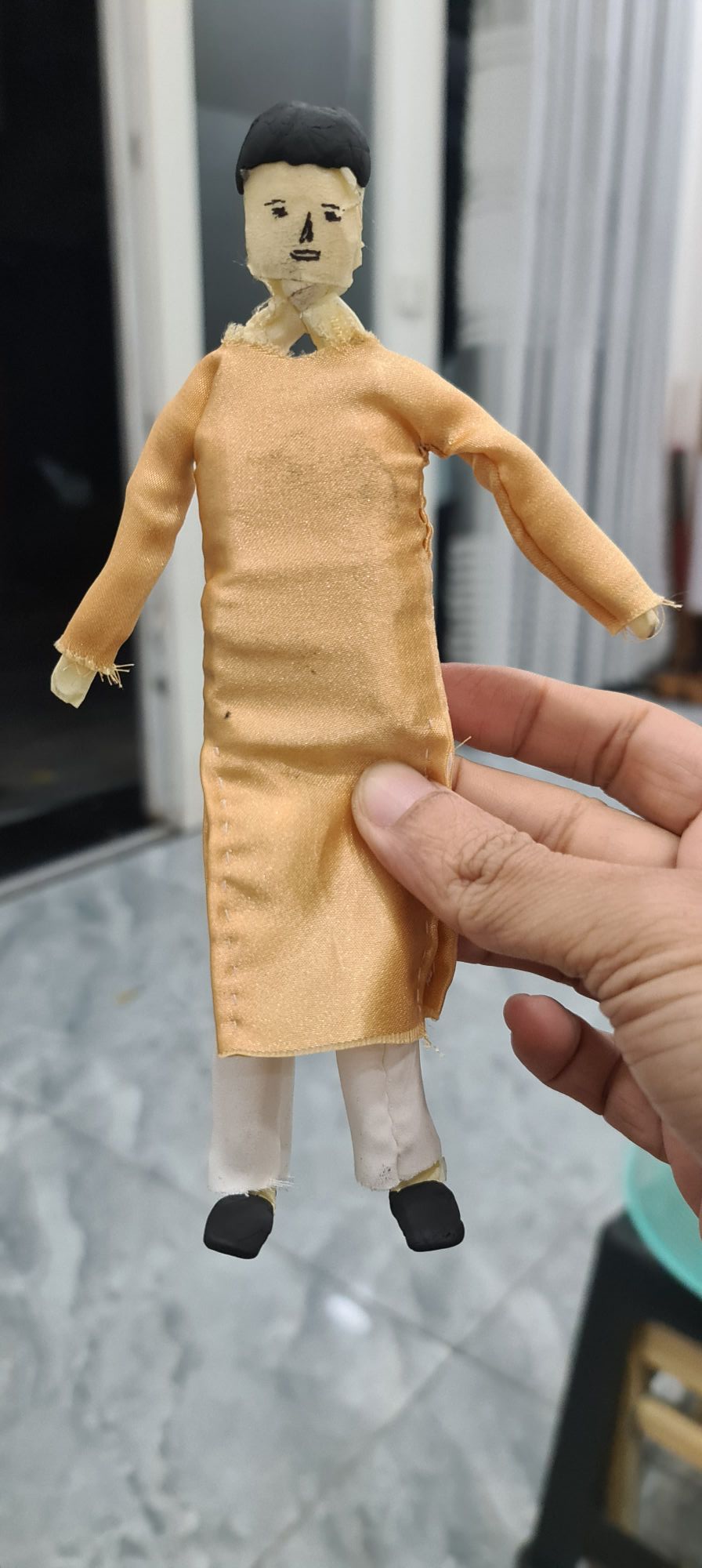 Đăng ảnh b&agrave;i tập của con l&ecirc;n MXH, phụ huynh n&oacute;i 1 c&acirc;u khiến nhiều gi&aacute;o vi&ecirc;n tủi th&acirc;n: Kể cả đ&ugrave;a cũng kh&ocirc;ng n&ecirc;n n&oacute;i thế!- Ảnh 1.