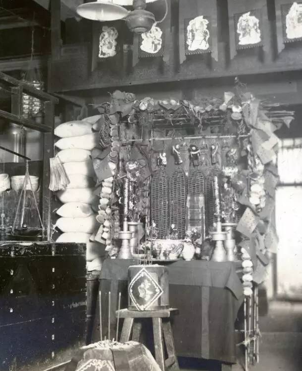 13 bức ảnh hiếm về Tết đầu thời nh&agrave; Thanh: Khung cảnh thật khiến nhiều người nghi ngờ phim truyền h&igrave;nh- Ảnh 10.