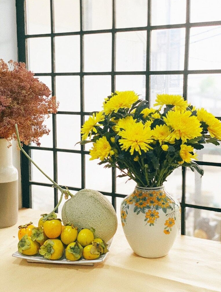 B&agrave;n thờ Thần T&agrave;i: 4 loại hoa N&Ecirc;N c&uacute;ng, 3 loại phải N&Eacute; xa- Ảnh 2.