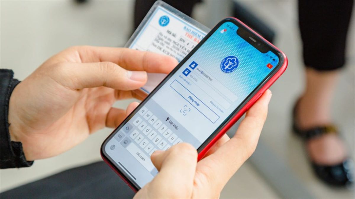 Sổ BHXH và thẻ BHYT có thay đổi quan trọng áp dụng toàn quốc: Đi khám bệnh không cần mang bản giấy- Ảnh 1. Sổ BHXH và thẻ BHYT có thay đổi quan trọng áp dụng toàn quốc: Đi khám bệnh không cần mang bản giấy- Ảnh 1.