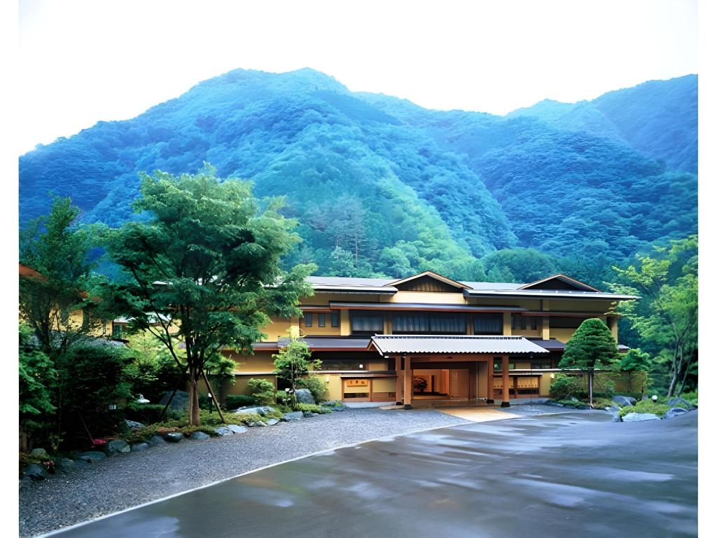 Cận cảnh kh&aacute;ch sạn mở 1.321 năm 52 đời chủ ph&aacute; vỡ kỷ lục Guinness, mỗi ph&uacute;t xả 1.600 l&iacute;t nước ngay giữa rừng hiu quạnh- Ảnh 1.