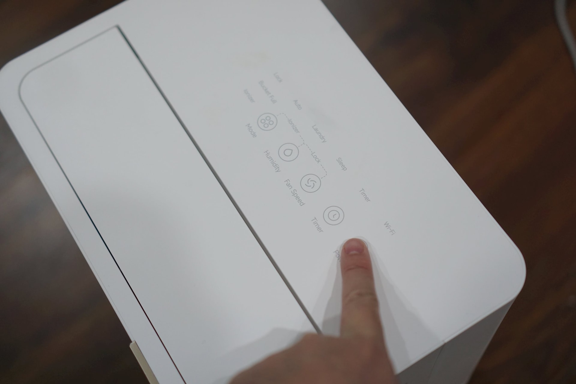 Nồm ẩm miền Bắc đến thật rồi - mẫu m&aacute;y h&uacute;t ẩm nhỏ gọn, gi&aacute; 6,8 triệu n&agrave;y sẽ l&agrave; lời giải cho ng&ocirc;i nh&agrave; của bạn- Ảnh 7.