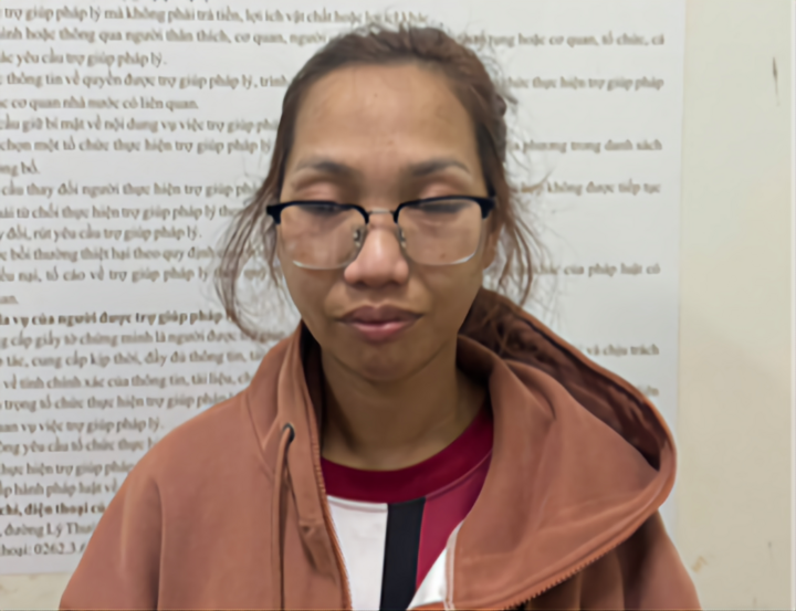 Sợ lộ chuyện nợ nần, nữ tạp vụ trường đại học ở Đắk Lắk d&ugrave;ng dao tấn c&ocirc;ng chủ nợ- Ảnh 1.