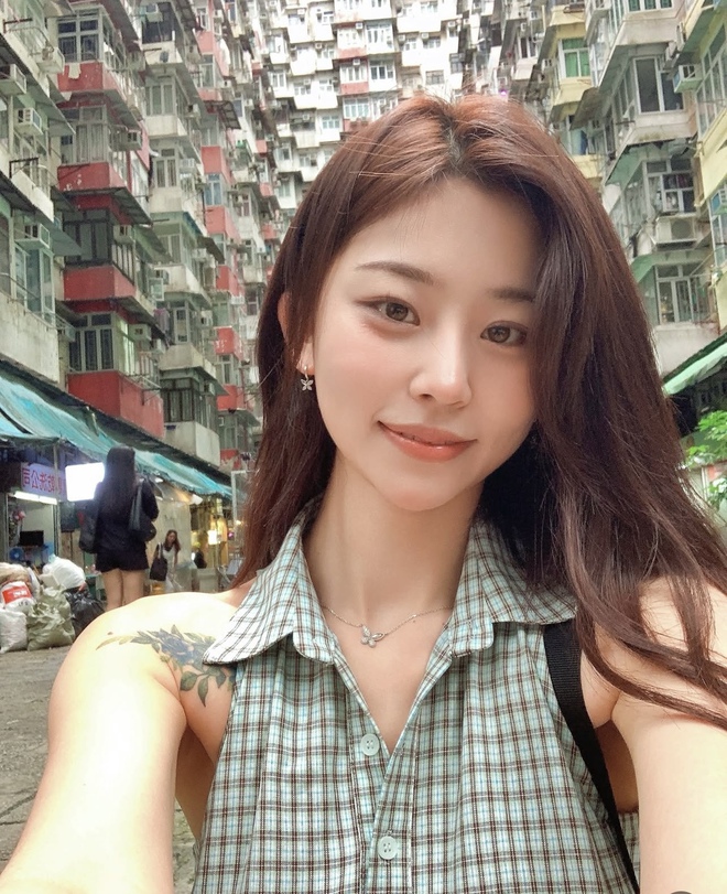 Qu&aacute; khứ g&acirc;y sốc của nữ ph&aacute;p sư sinh năm 1998 đang vụt s&aacute;ng ở show t&acirc;m linh H&agrave;n Quốc- Ảnh 10.