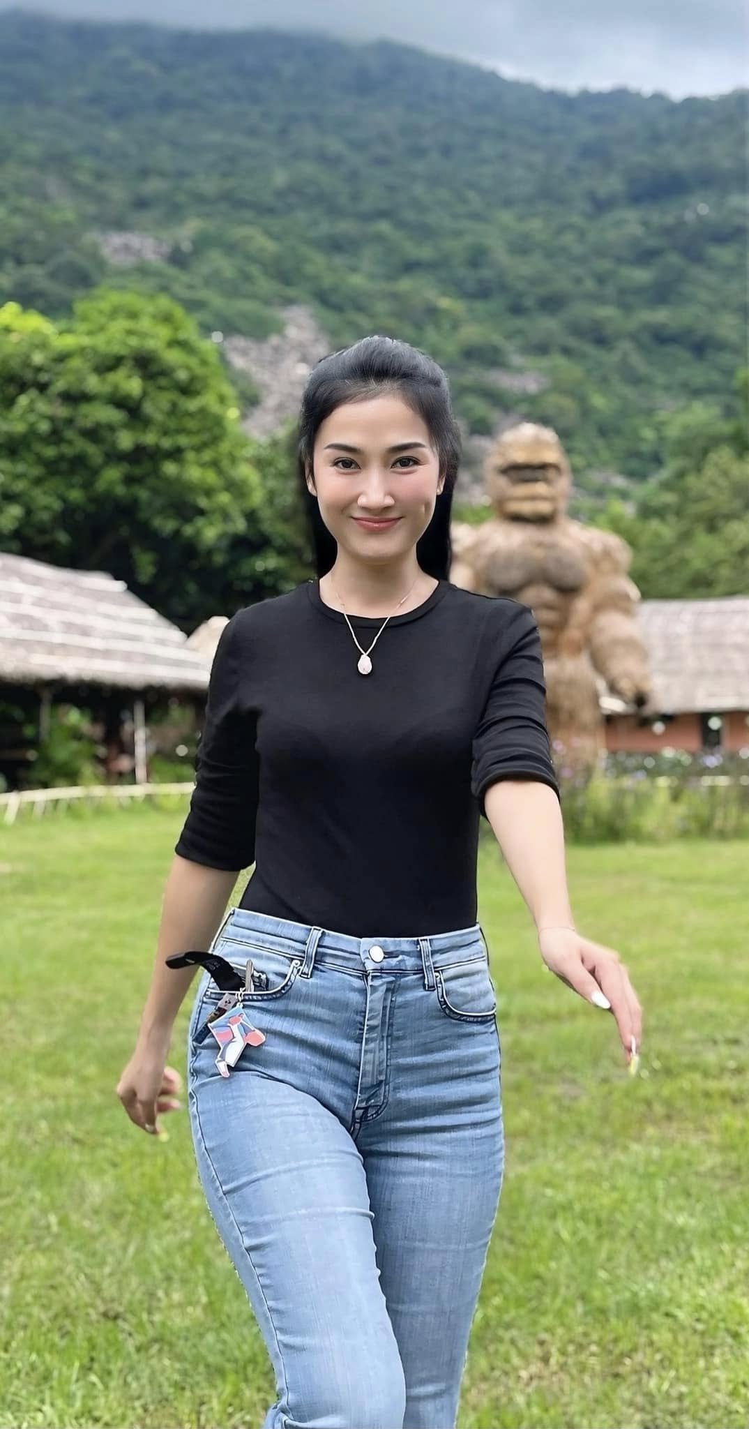 "Nữ ho&agrave;ng phim xưa" Quỳnh Lam 42 tuổi vẫn trẻ đẹp như g&aacute;i đ&ocirc;i mươi: B&iacute; quyết chống gi&agrave; kh&ocirc;ng tốn 1 xu, kh&ocirc;ng phải ăn uống hay tập luyện- Ảnh 6.