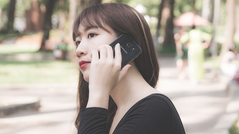 Người Việt ch&aacute;n gọi điện thoại- Ảnh 1.