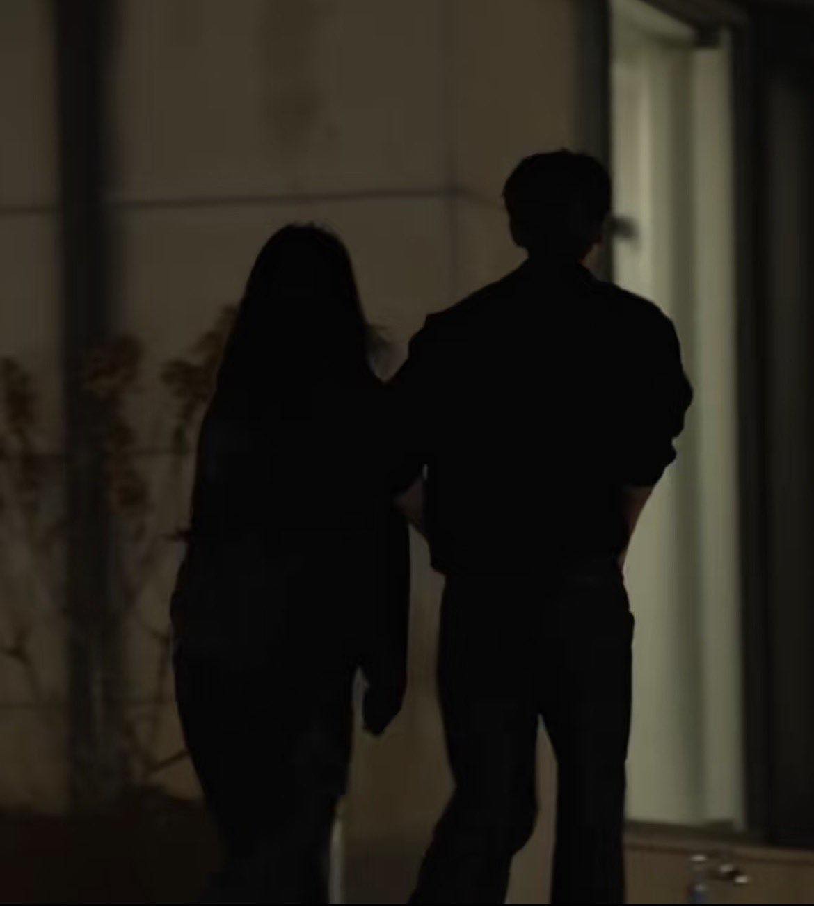 Soobin hẹn h&ograve; mỹ nh&acirc;n 10X ở rạp phim, d&ugrave;ng chung ống h&uacute;t với nhau thế n&agrave;y th&igrave; kh&ocirc;ng y&ecirc;u mới lạ!- Ảnh 1.