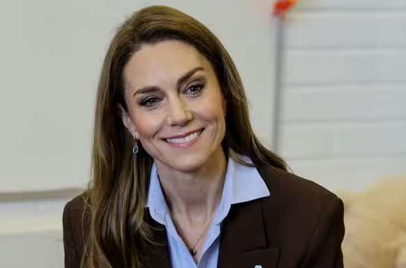 "Cảm x&uacute;c thật" của Vương phi Kate d&agrave;nh cho chị em C&ocirc;ng ch&uacute;a Beatrice - Eugenie: Th&acirc;n thiết hay cảnh gi&aacute;c?- Ảnh 1.