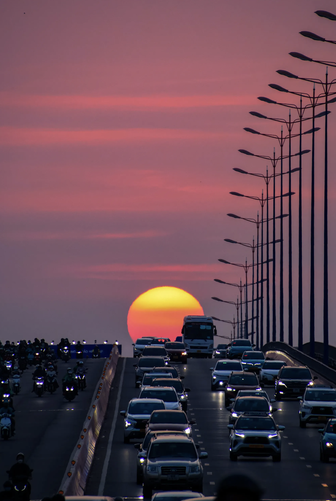 Mặt trời &ldquo;mở fan meeting&rdquo; tại Việt Nam khiến nửa giới nhiếp ảnh S&agrave;i G&ograve;n v&aacute;c t&agrave;i sản trăm triệu ra chầu chực- Ảnh 13.