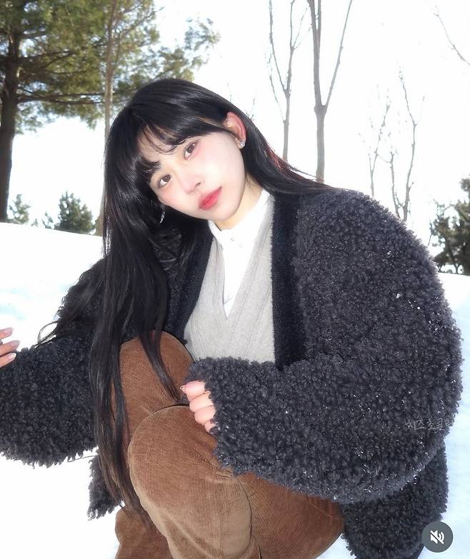 Qu&aacute; khứ g&acirc;y sốc của nữ ph&aacute;p sư sinh năm 1998 đang vụt s&aacute;ng ở show t&acirc;m linh H&agrave;n Quốc- Ảnh 7.