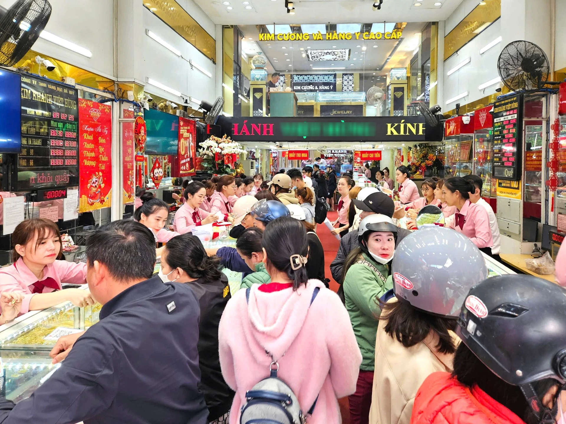 C&aacute;ch mua v&agrave;ng ng&agrave;y v&iacute;a Thần T&agrave;i nhanh, kh&ocirc;ng cần xếp h&agrave;ng- Ảnh 1.