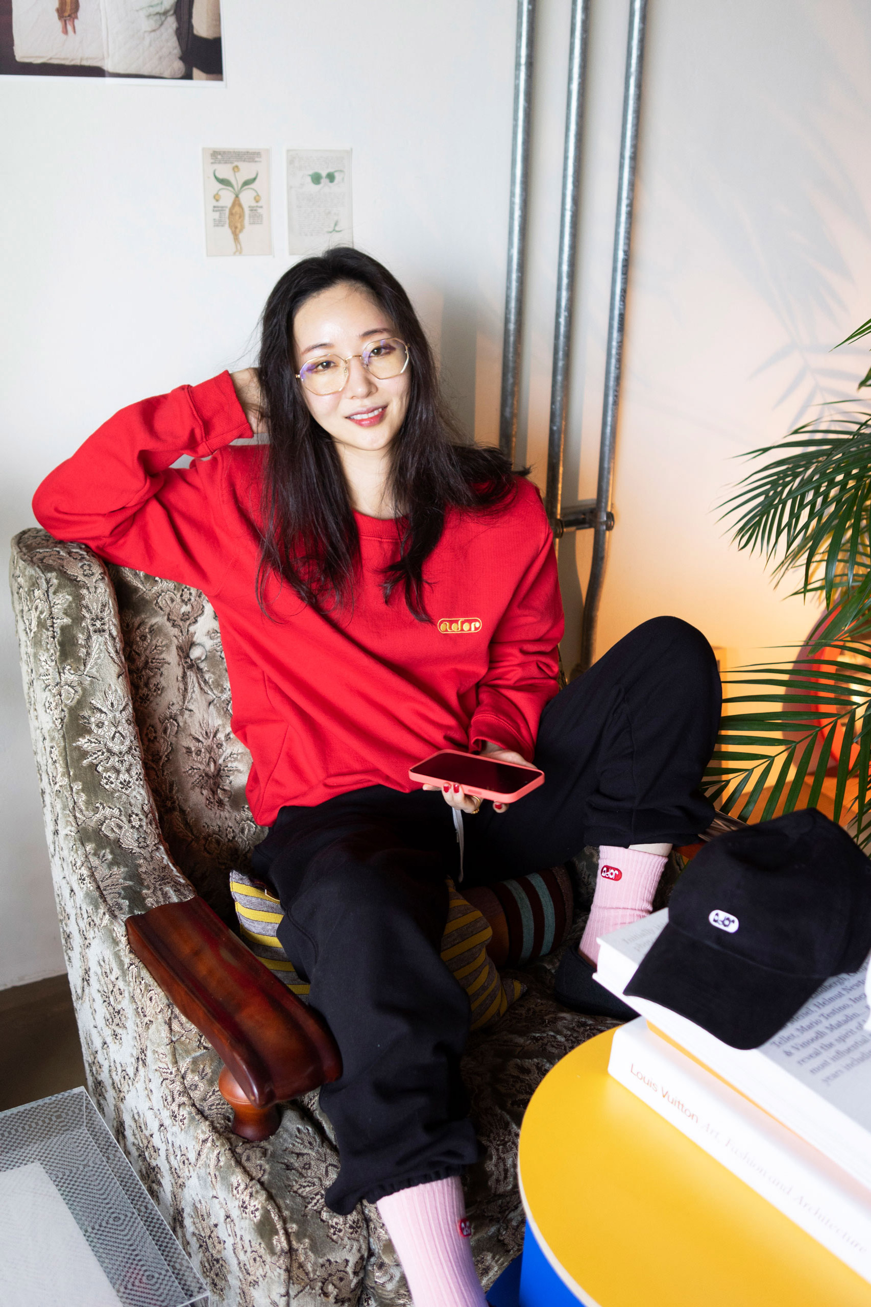 Người phụ nữ l&agrave;m loạn cả H&agrave;n Quốc bỏ 457 tỷ đồng cứu NewJeans- Ảnh 2.