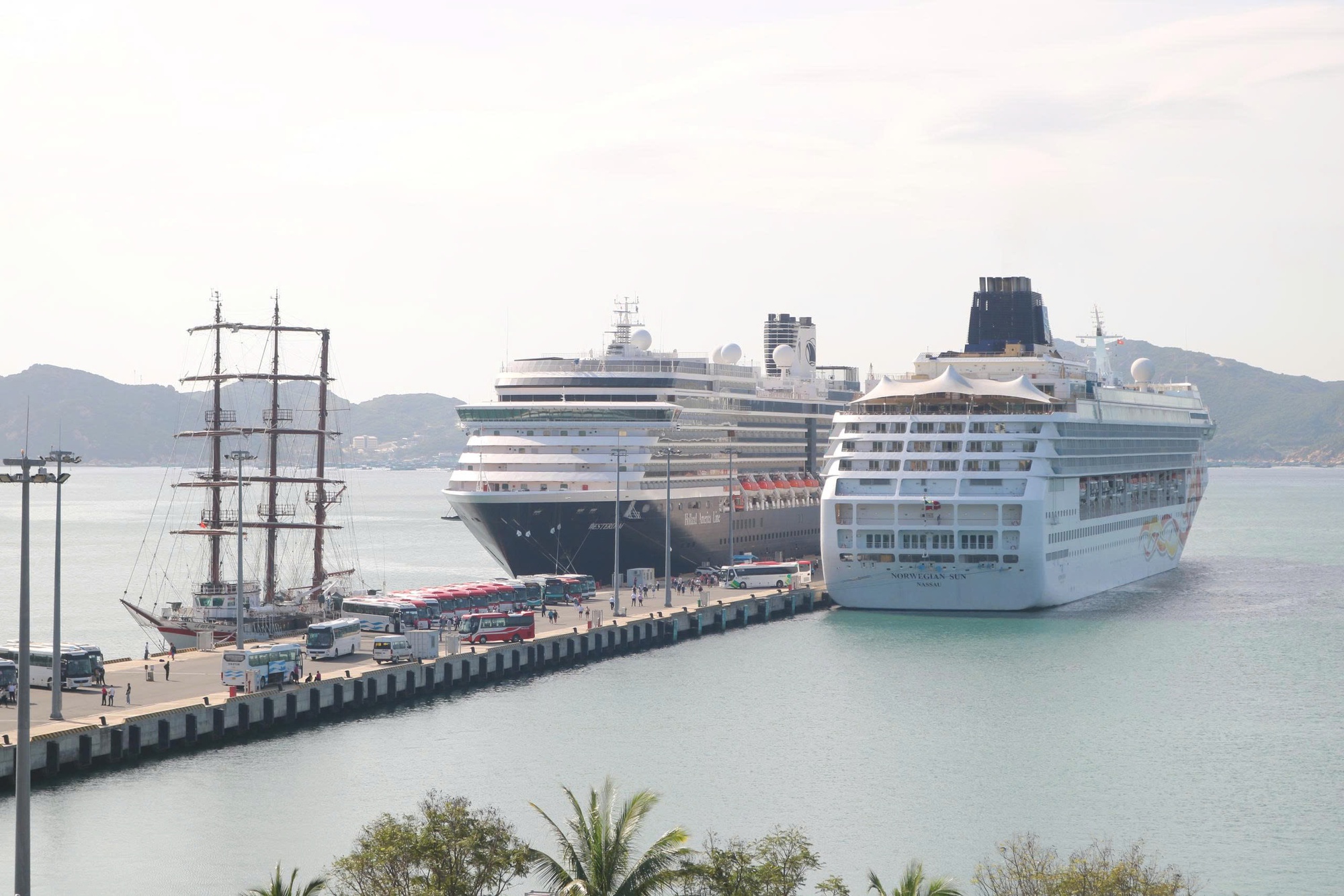 Kh&aacute;nh H&ograve;a: Điểm đến của du lịch t&agrave;u biển Việt Nam- Ảnh 2.