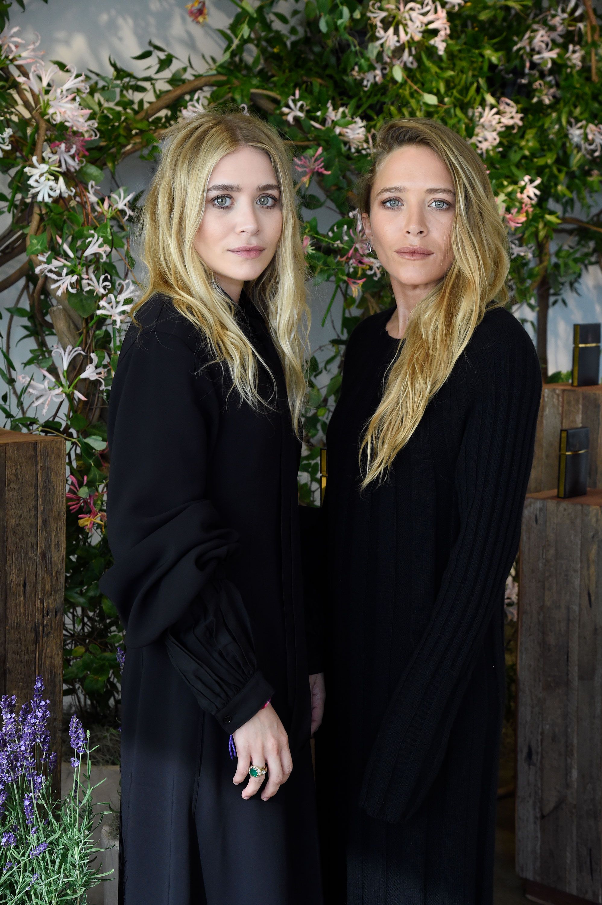 Mary-Kate v&agrave; Ashley Olsen đ&acirc;y ư: Chuyện g&igrave; xảy ra với cặp song sinh quyền lực của l&agrave;ng thời trang vậy?- Ảnh 6.