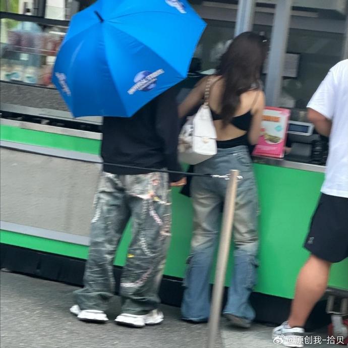 Danh tính bạn gái mới của Huỳnh Hiểu Minh: Kém 22 tuổi, mới yêu đã hưởng đặc quyền chưa tình cũ nào có được- Ảnh 3. Danh tính bạn gái mới của Huỳnh Hiểu Minh: Kém 22 tuổi, mới yêu đã hưởng đặc quyền chưa tình cũ nào có được- Ảnh 3.