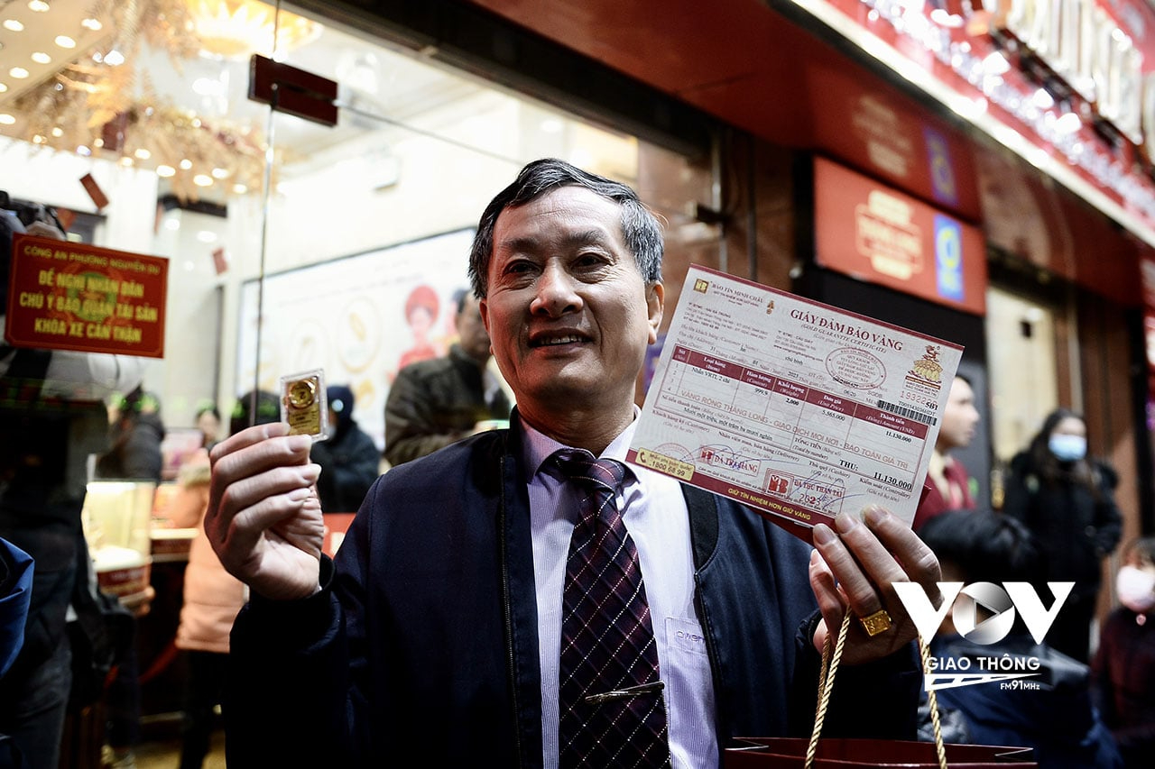 Ch&acirc;n dung cụ &ocirc;ng 70 tuổi ở H&agrave; Nội trở th&agrave;nh "th&aacute;nh giữ chuỗi" mua v&agrave;ng Thần T&agrave;i suốt 14 năm- Ảnh 4.