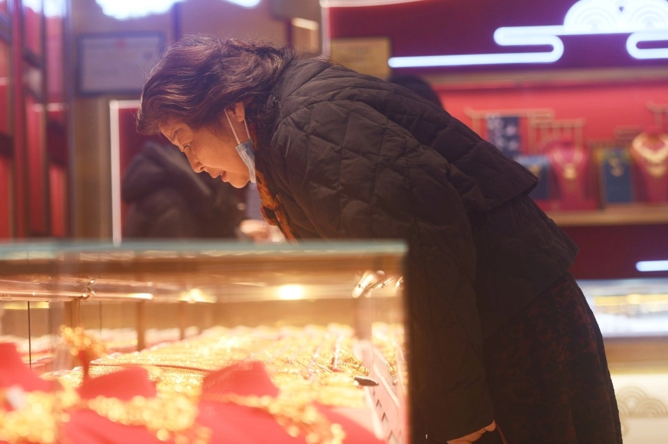 T&aacute; hoả v&igrave; 31kg v&agrave;ng biến mất, b&agrave; mẹ điều tra th&igrave; ph&aacute;t hiện sự thật đắng l&ograve;ng: Nu&ocirc;i ong tay &aacute;o!- Ảnh 1.