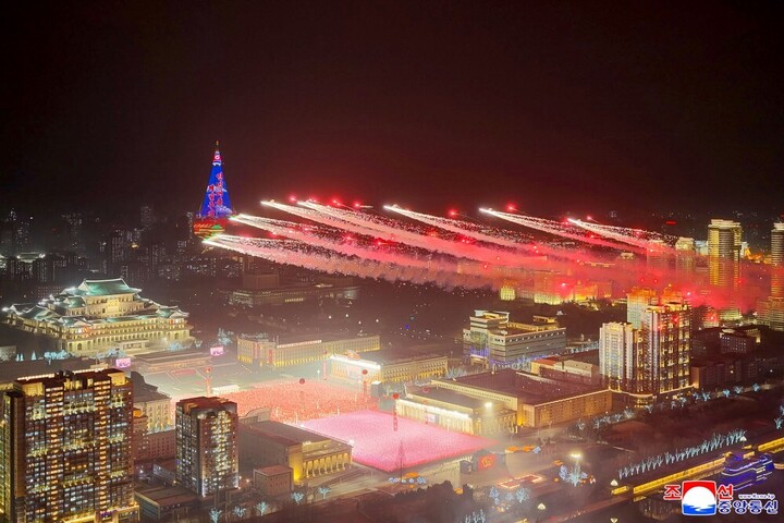 H&igrave;nh ảnh duyệt binh ho&agrave;nh tr&aacute;ng hiếm thấy của qu&acirc;n đội Triều Ti&ecirc;n- Ảnh 10.