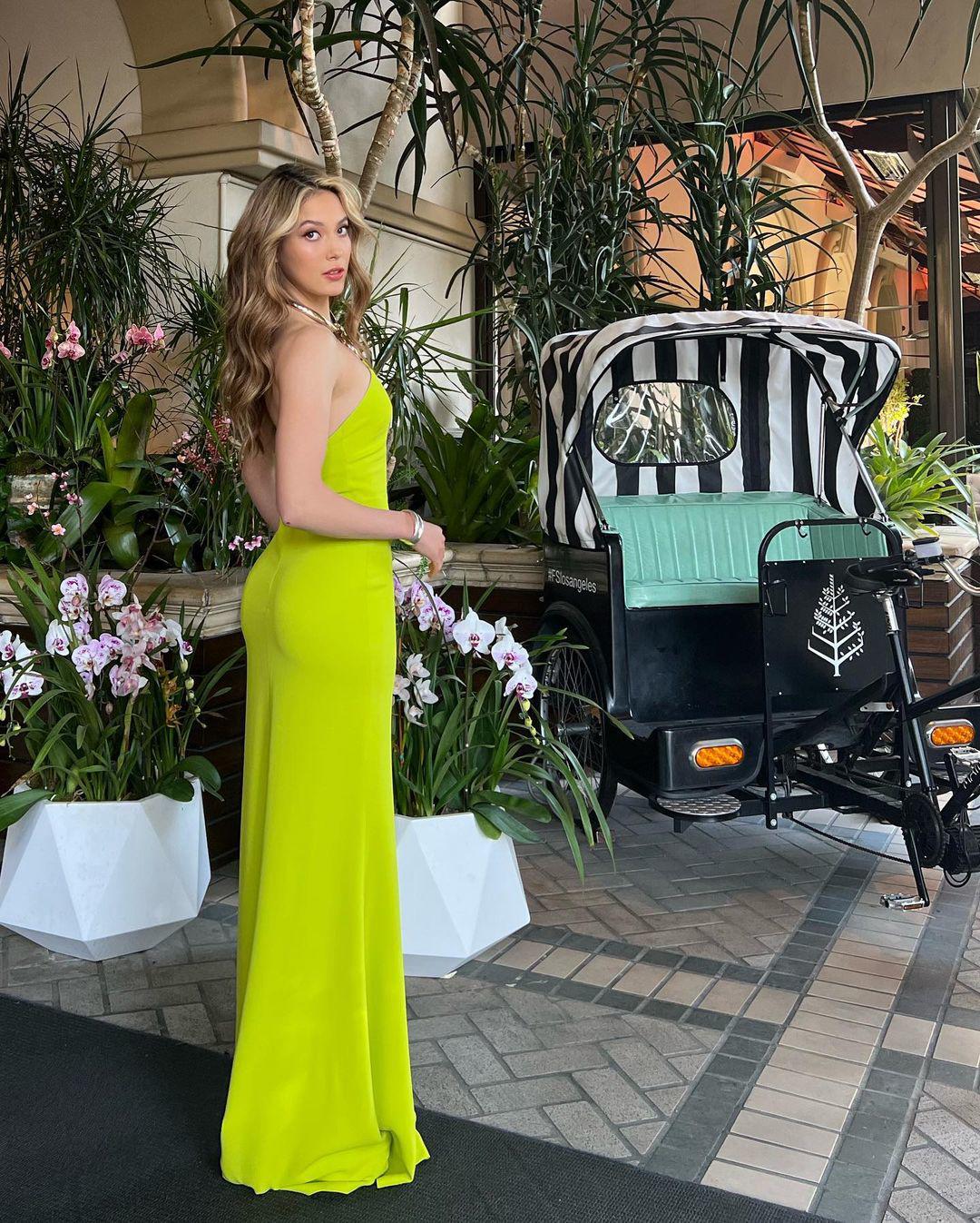 Nhan sắc v&ocirc; thực của 